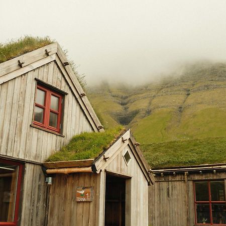 Mulafossur Cottages By Famous Waterfall In Gasadalur Buitenkant foto