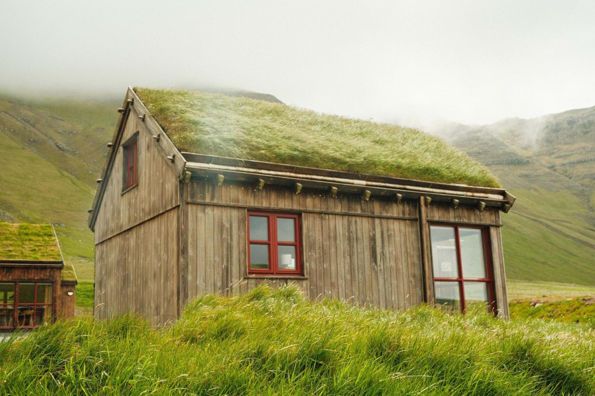 Mulafossur Cottages By Famous Waterfall In Gasadalur Buitenkant foto
