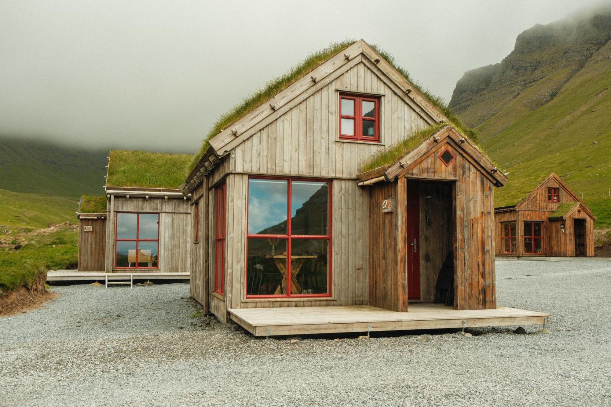 Mulafossur Cottages By Famous Waterfall In Gasadalur Buitenkant foto