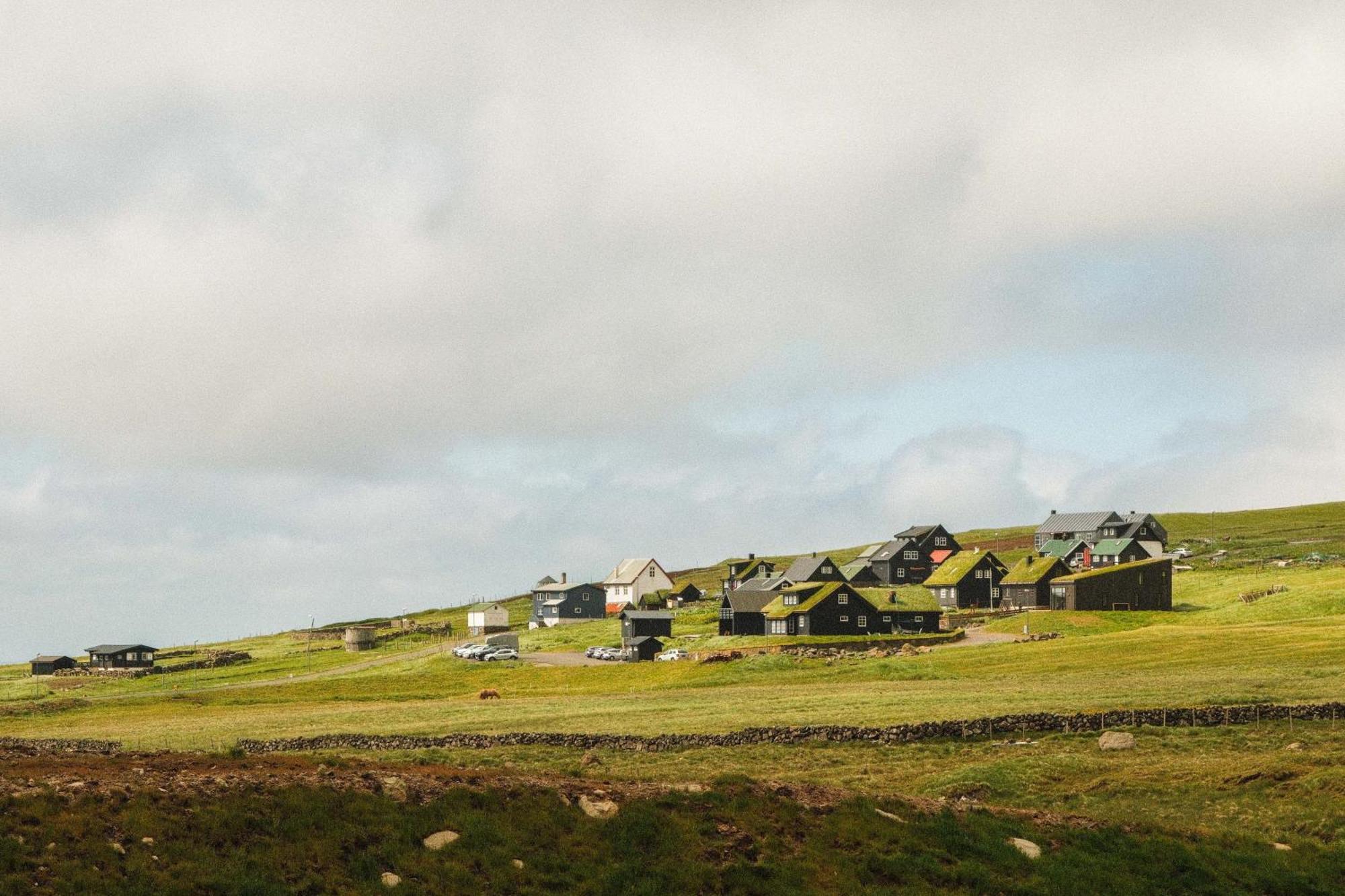 Mulafossur Cottages By Famous Waterfall In Gasadalur Buitenkant foto