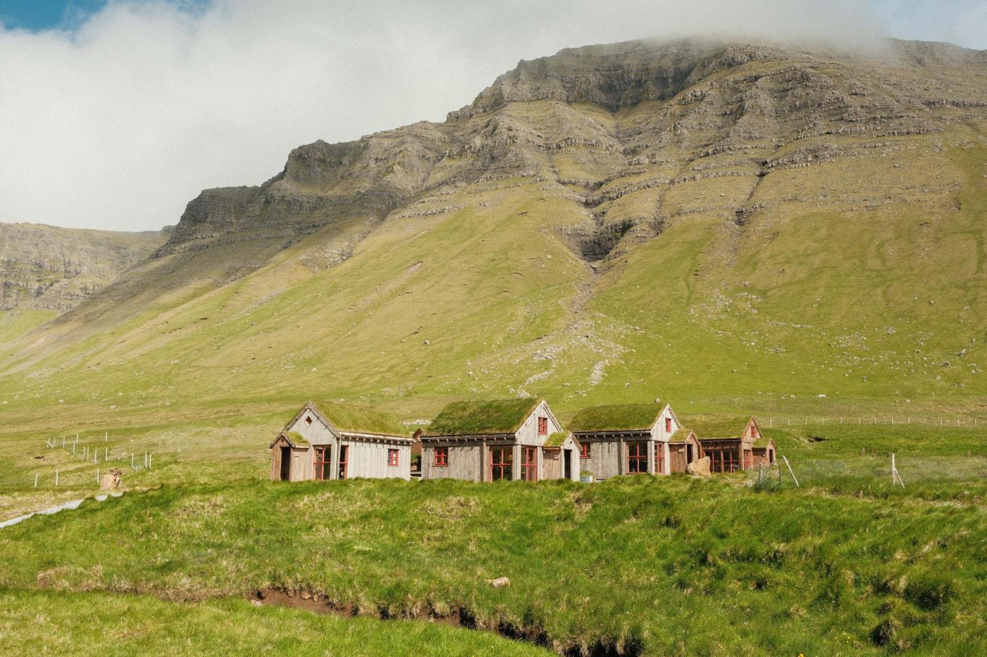 Mulafossur Cottages By Famous Waterfall In Gasadalur Buitenkant foto