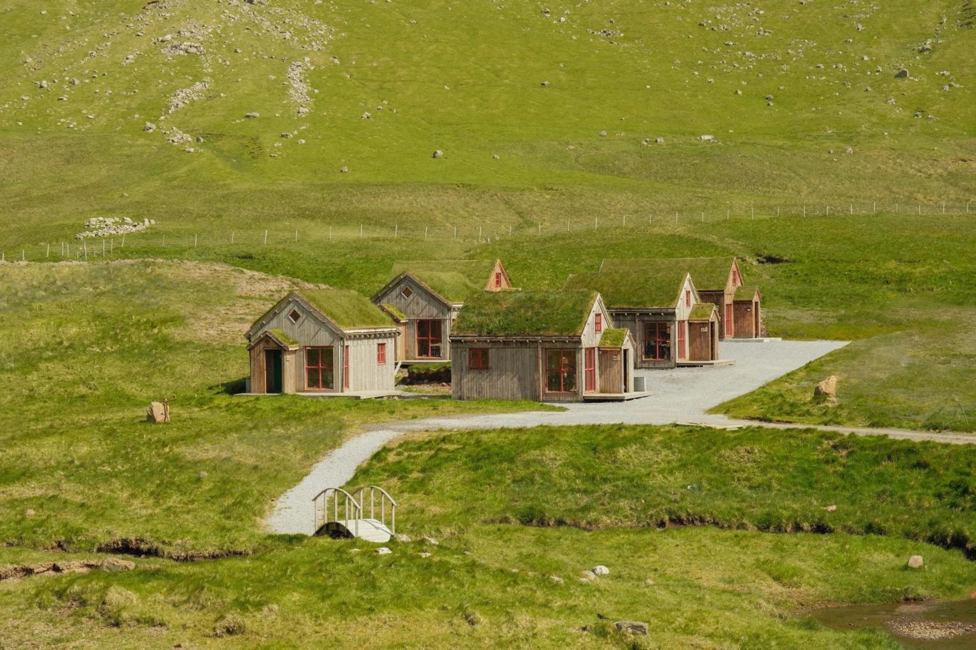 Mulafossur Cottages By Famous Waterfall In Gasadalur Buitenkant foto