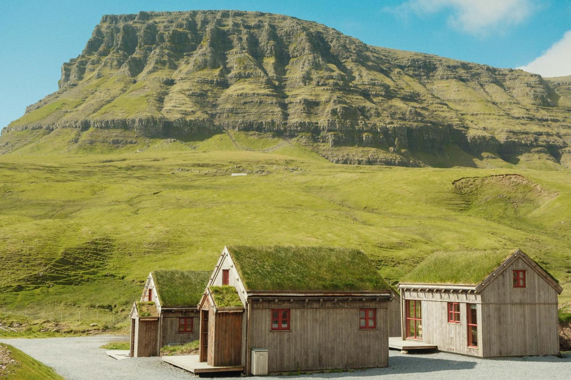 Mulafossur Cottages By Famous Waterfall In Gasadalur Buitenkant foto
