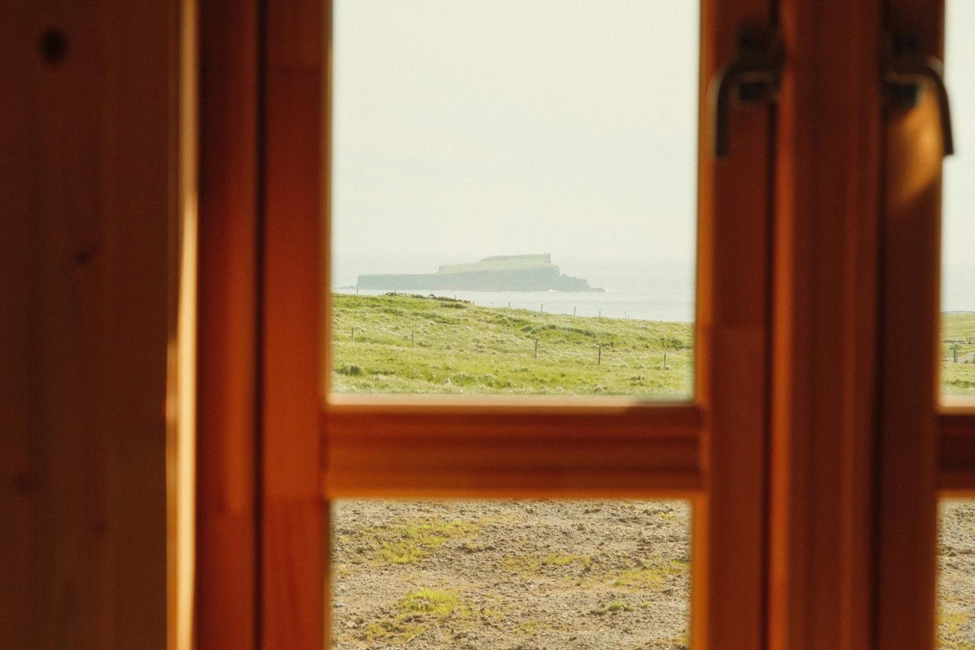 Mulafossur Cottages By Famous Waterfall In Gasadalur Buitenkant foto