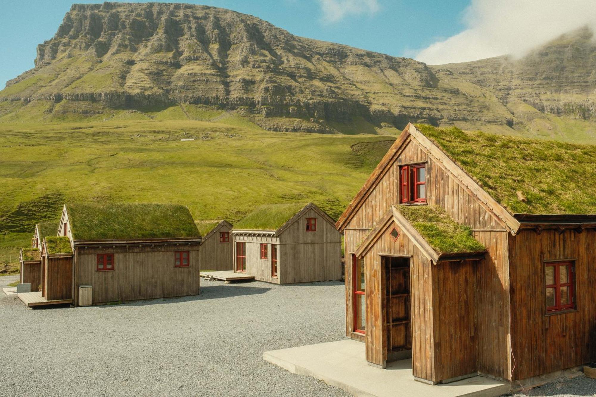 Mulafossur Cottages By Famous Waterfall In Gasadalur Buitenkant foto