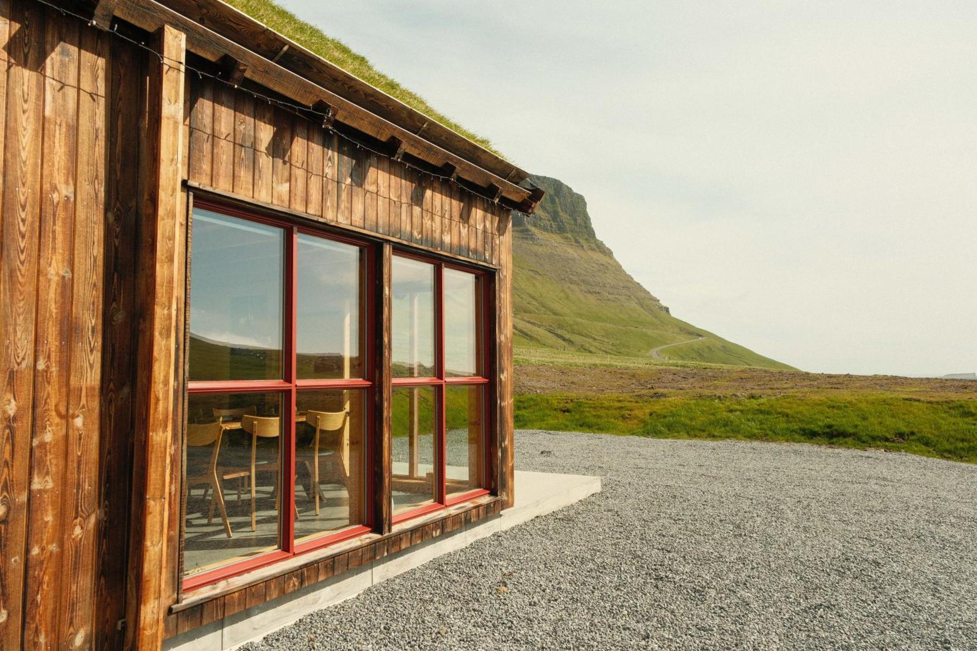 Mulafossur Cottages By Famous Waterfall In Gasadalur Buitenkant foto