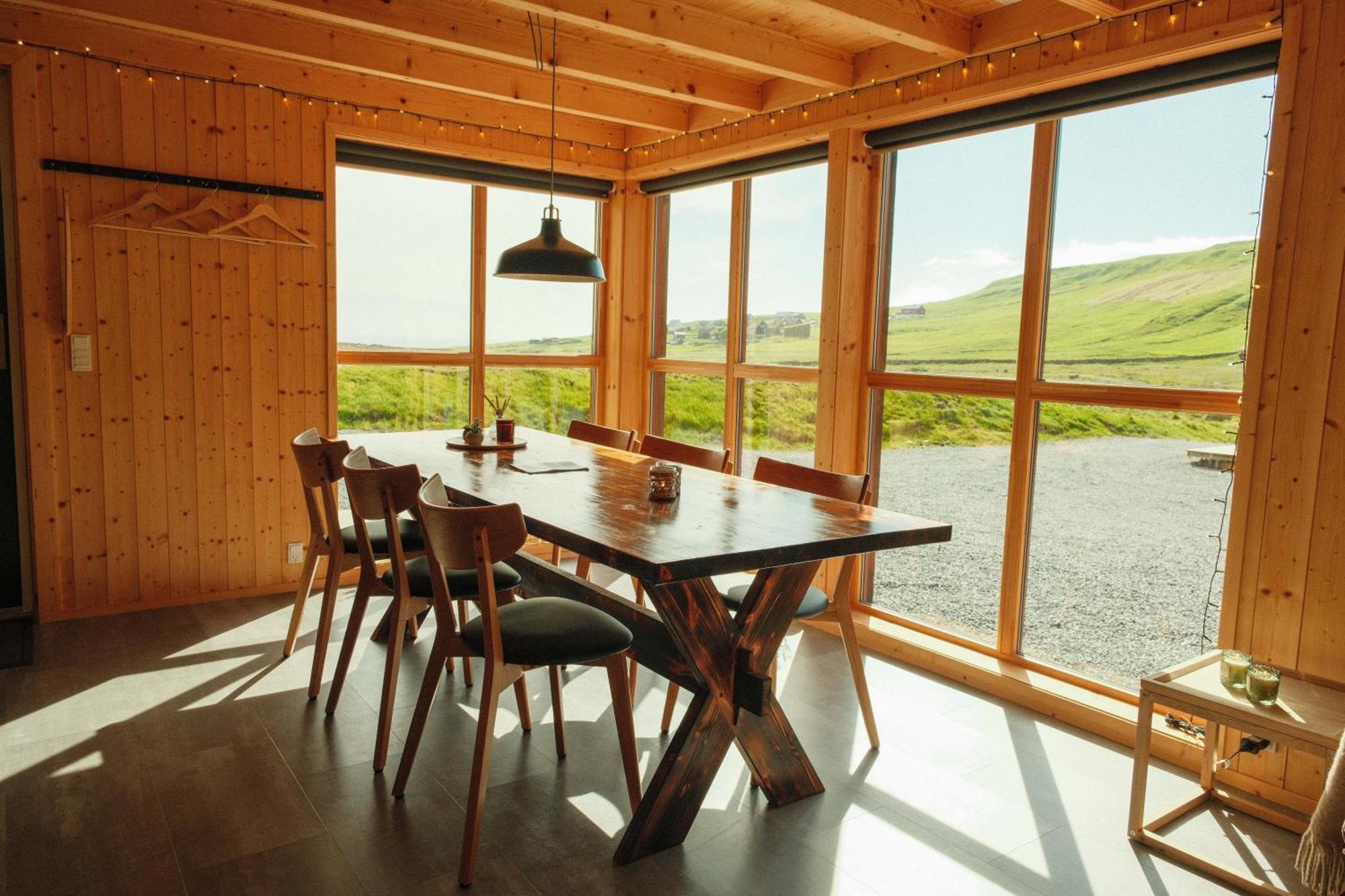 Mulafossur Cottages By Famous Waterfall In Gasadalur Buitenkant foto
