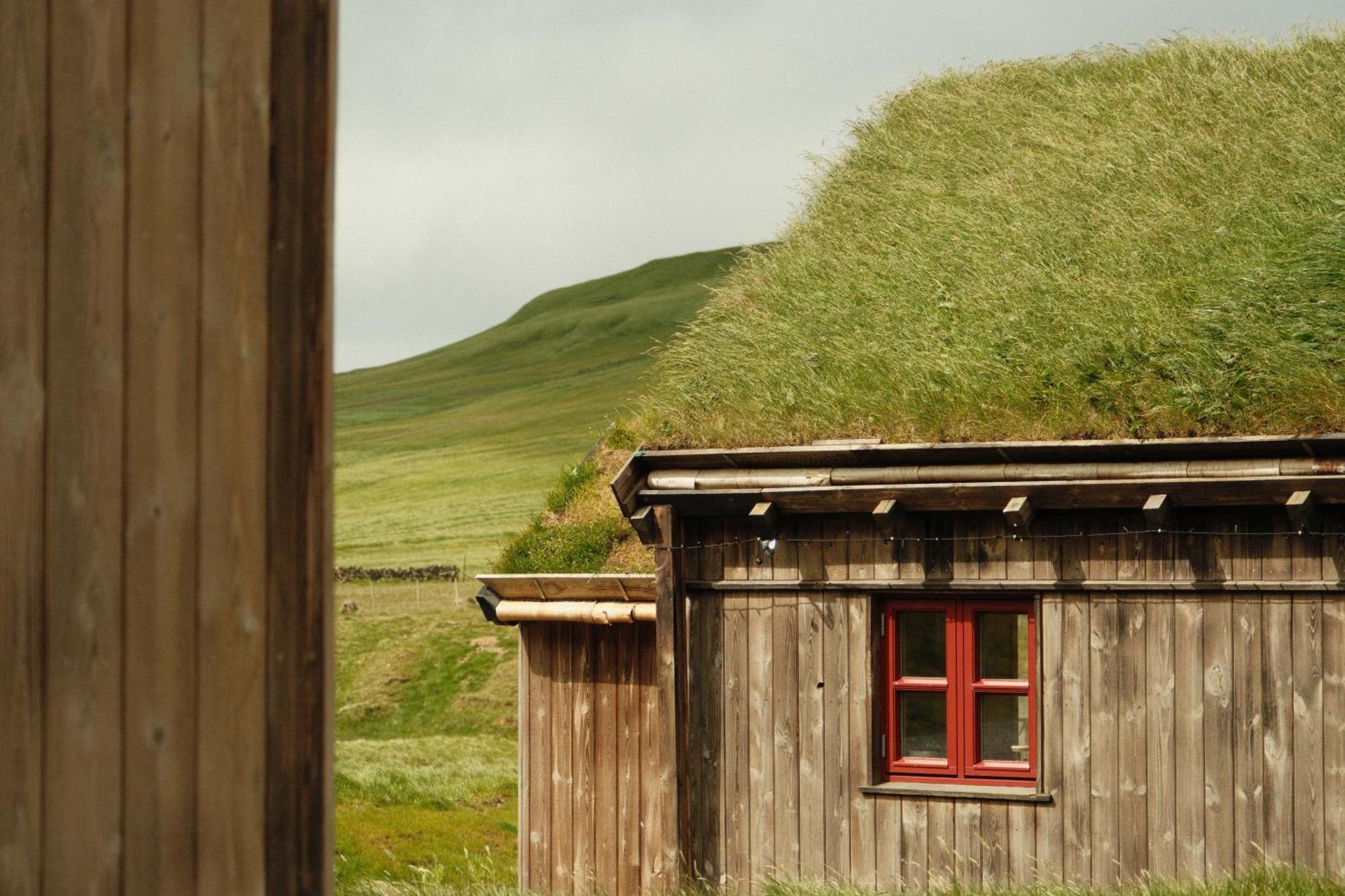 Mulafossur Cottages By Famous Waterfall In Gasadalur Buitenkant foto