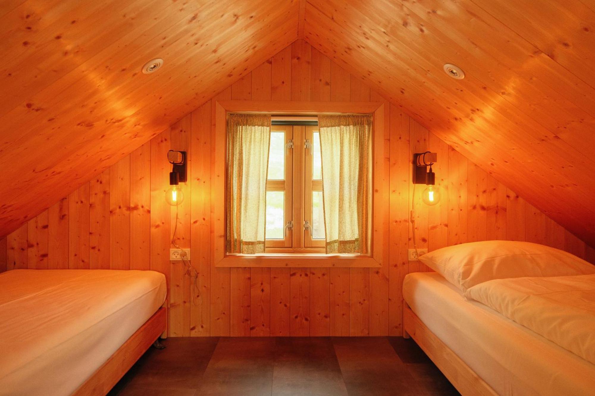 Mulafossur Cottages By Famous Waterfall In Gasadalur Buitenkant foto