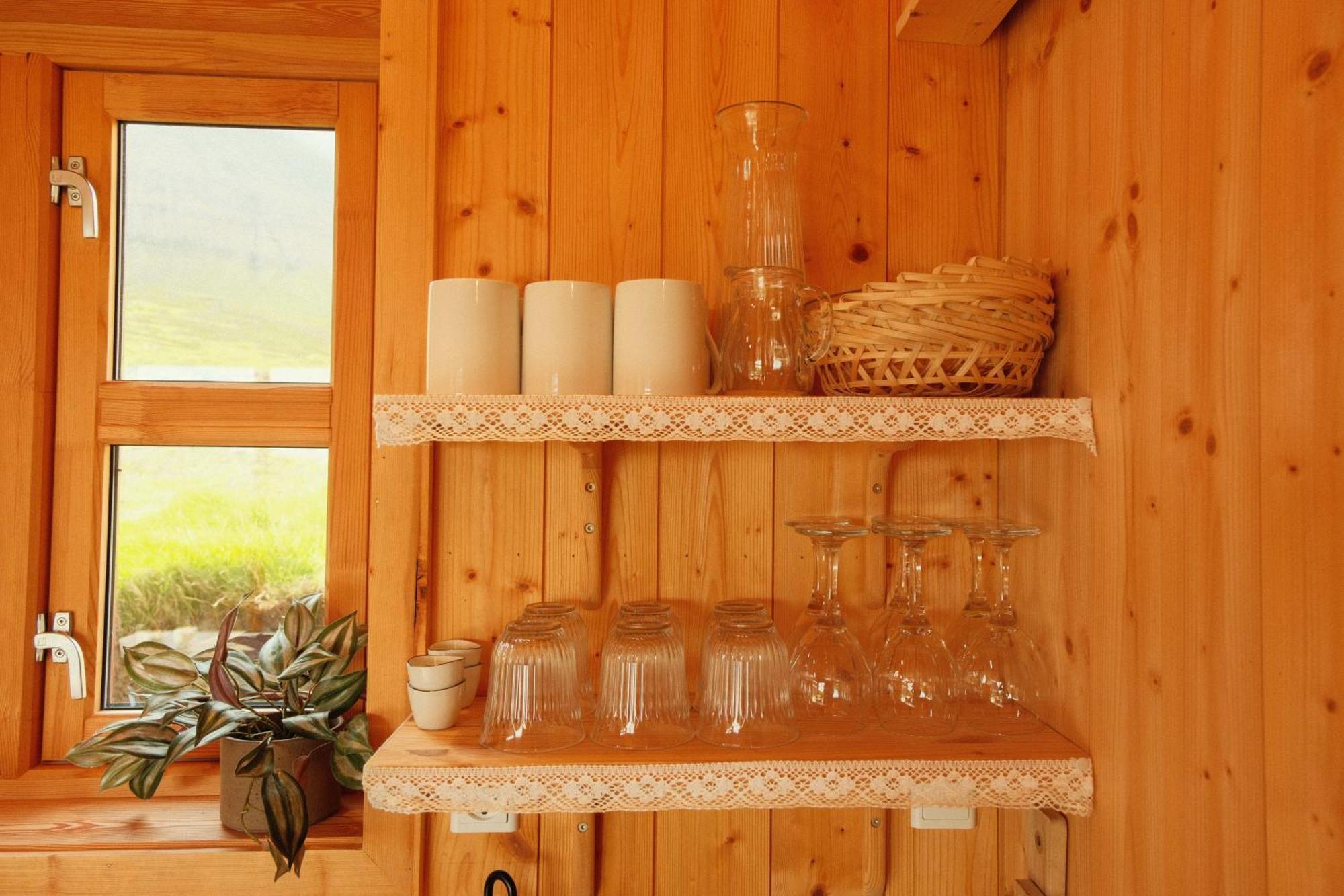 Mulafossur Cottages By Famous Waterfall In Gasadalur Buitenkant foto
