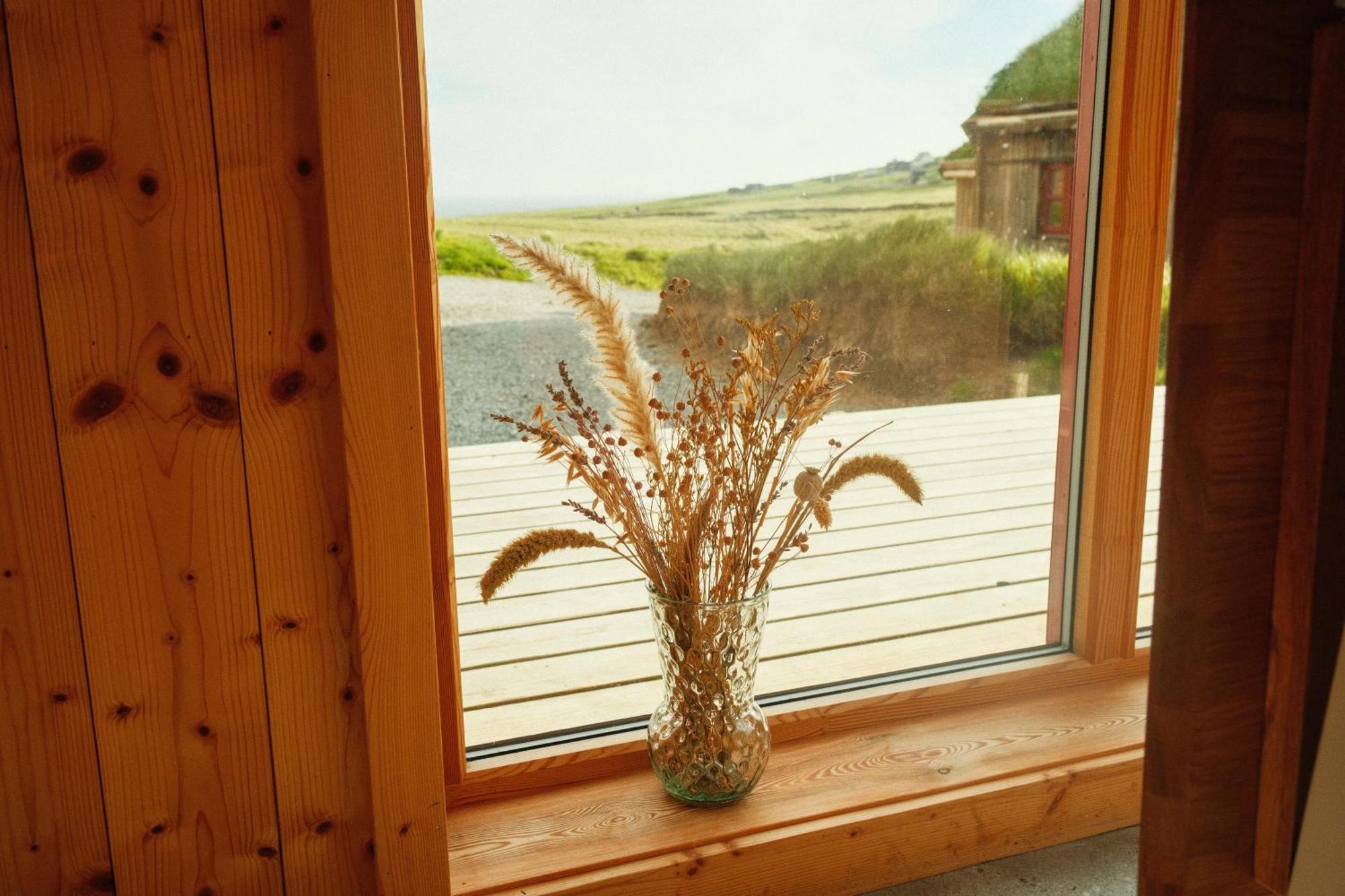 Mulafossur Cottages By Famous Waterfall In Gasadalur Buitenkant foto