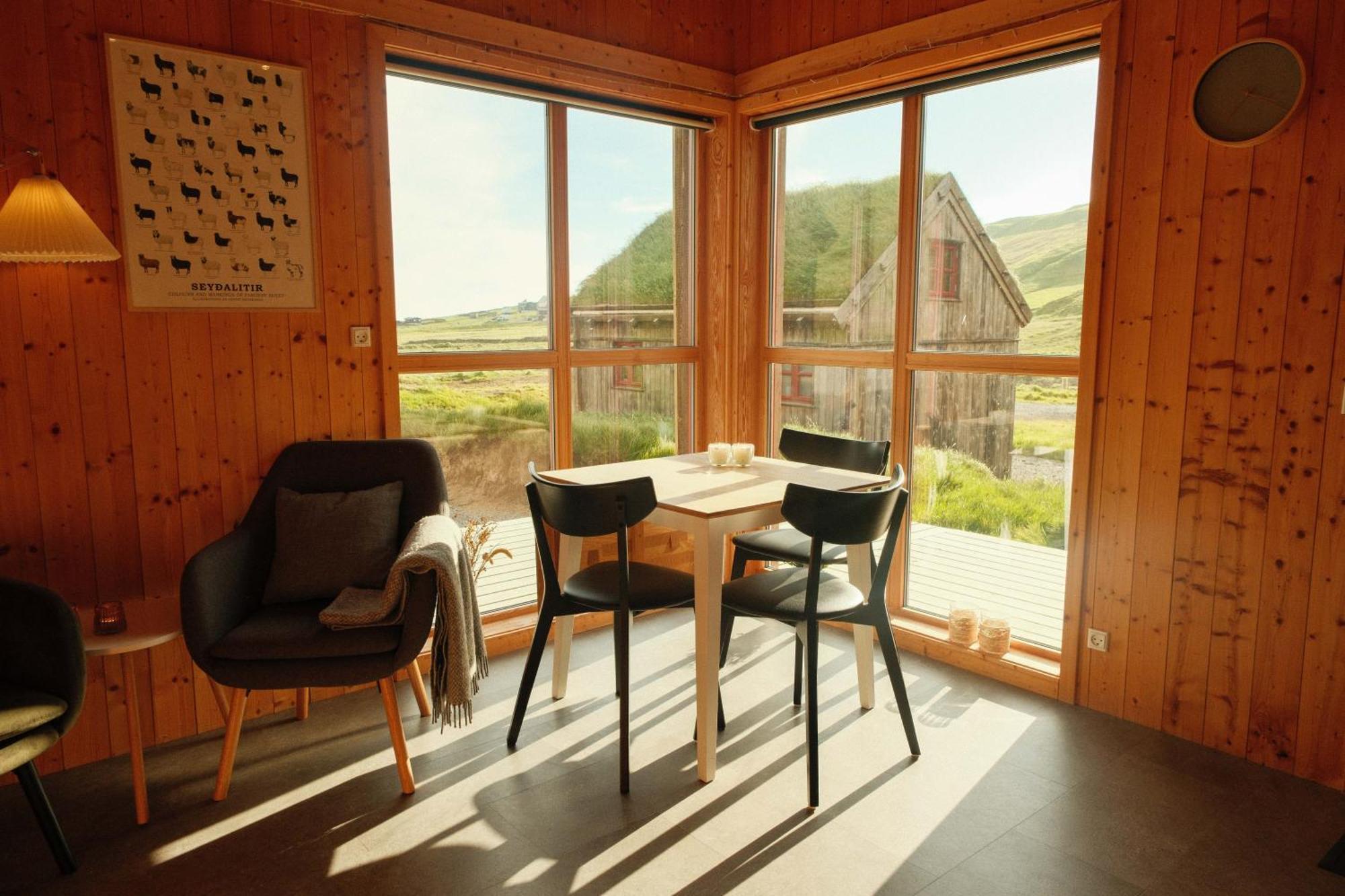 Mulafossur Cottages By Famous Waterfall In Gasadalur Buitenkant foto
